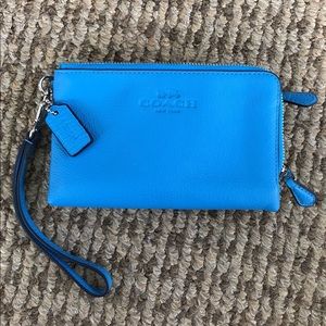 ✨NEW✨ Coach Wristlet